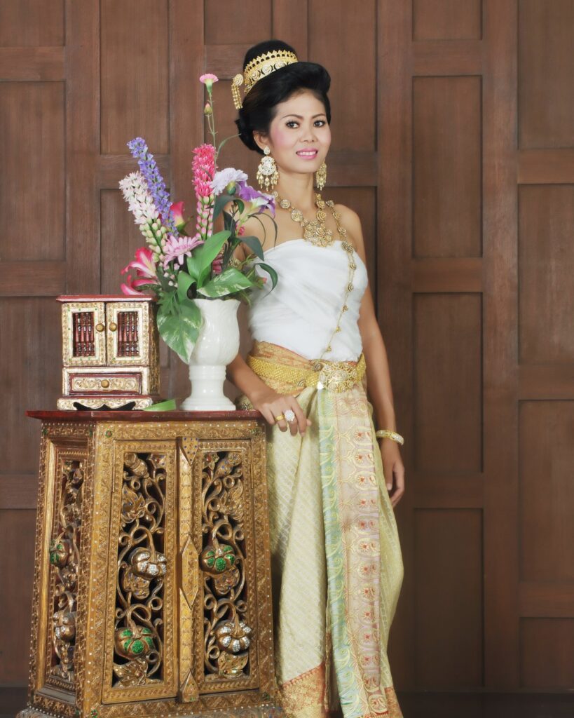 Tao in traditional Thai dress